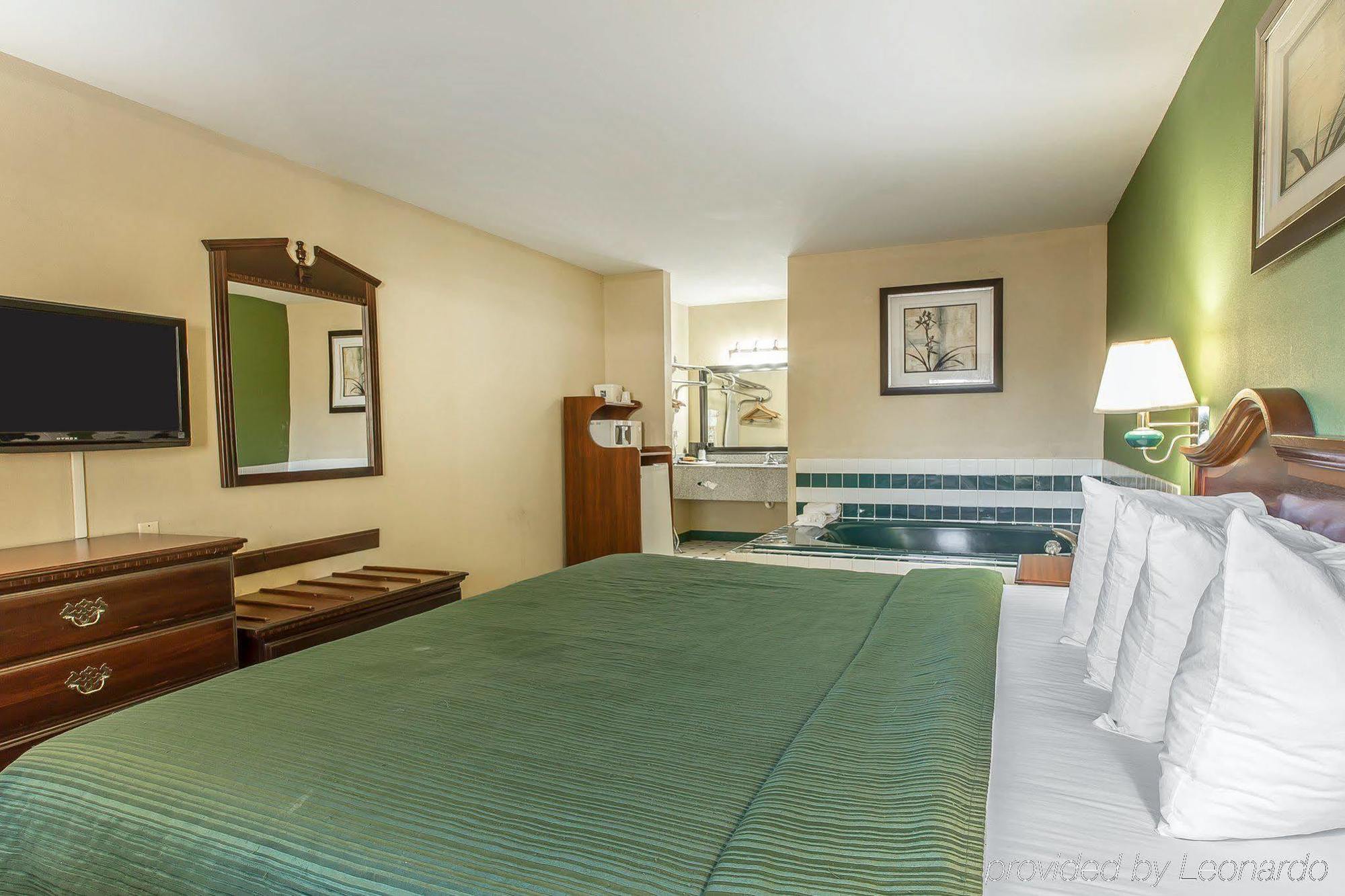 Quality Inn And Suites Мейкон Экстерьер фото